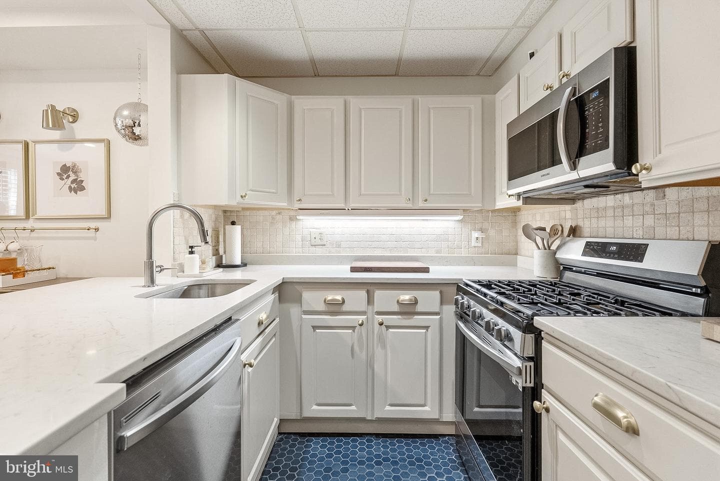 1935 Belmont Road NW #1121 photo 8