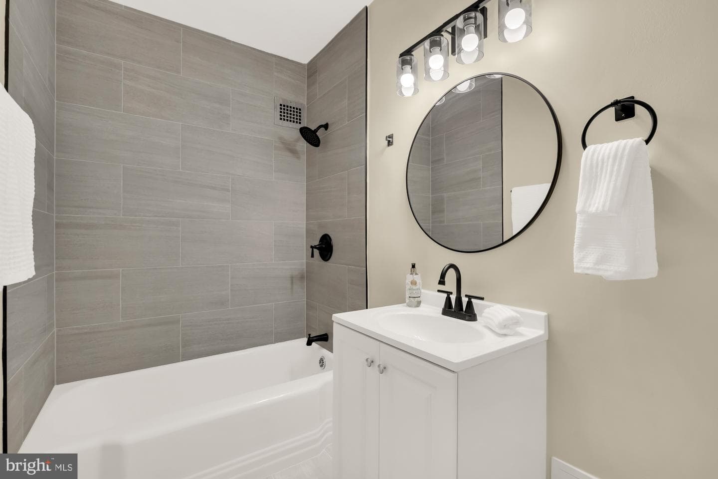 4301 Massachusetts Avenue NW #4001 photo 15