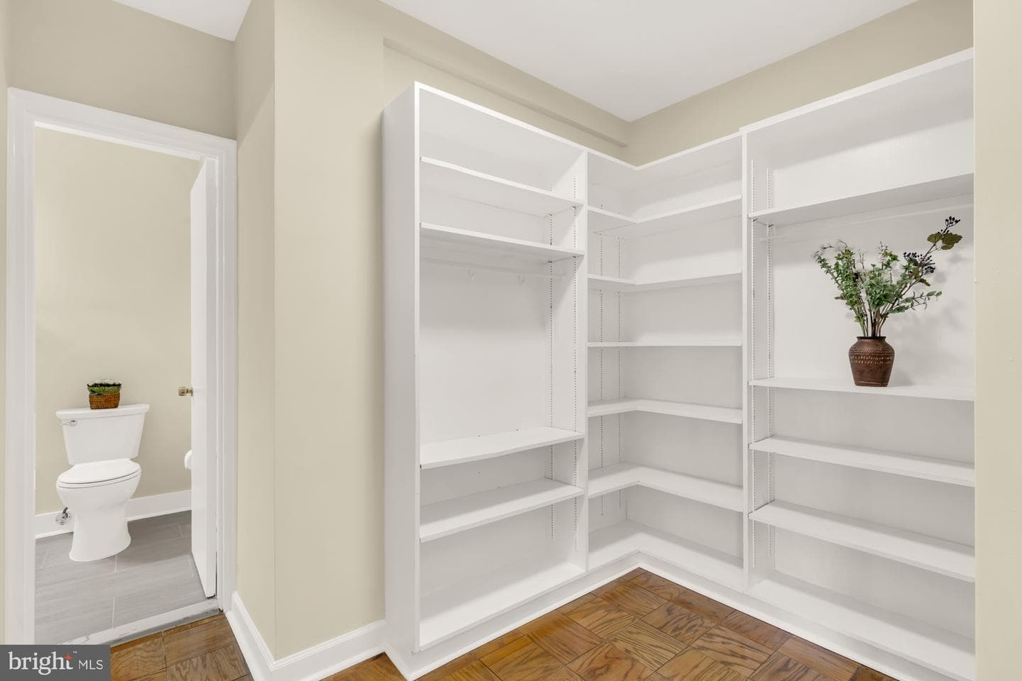 4301 Massachusetts Avenue NW #4001 photo 17