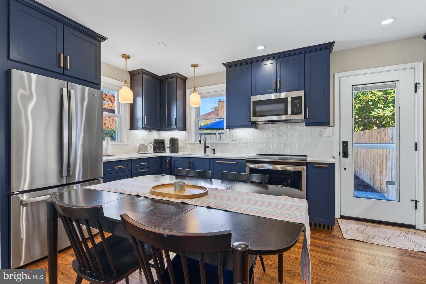 618 Faraday Place NE photo 11
