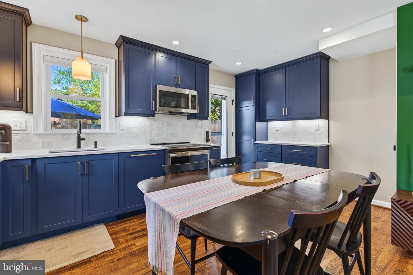 618 Faraday Place NE photo 12