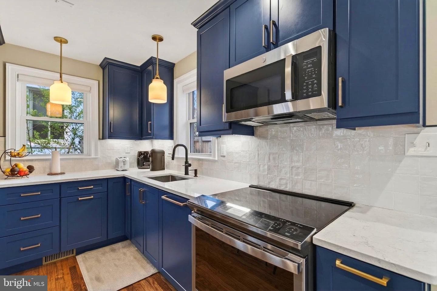 618 Faraday Place NE photo 14