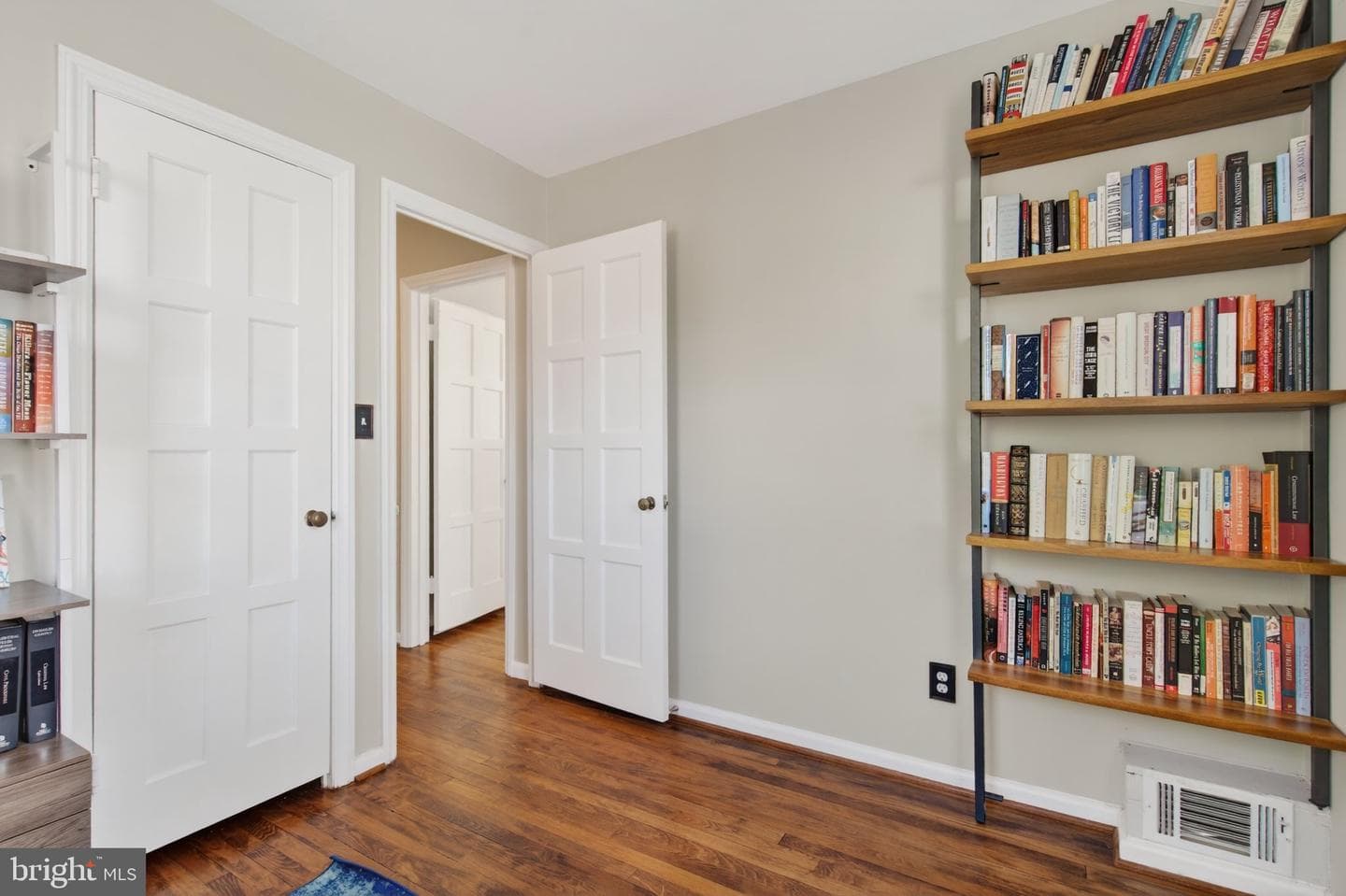 618 Faraday Place NE photo 23