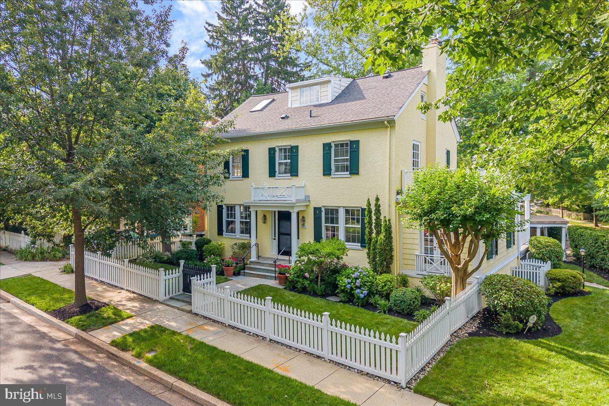 3001 Mckinley Street NW photo 6