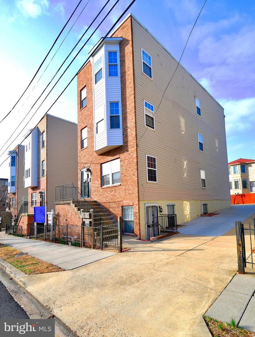 5210 F SE #3, Washington