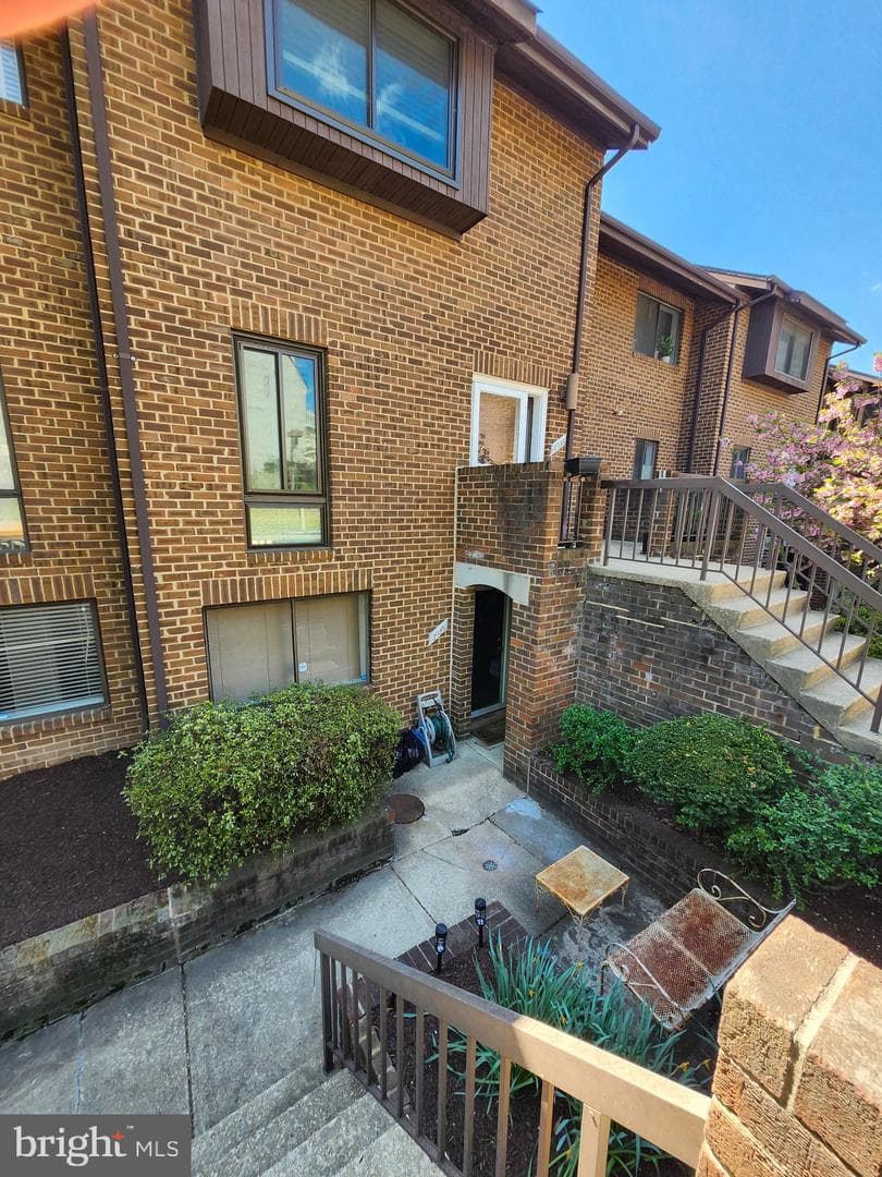 3035 Hawthorne Drive NE #3035, Washington