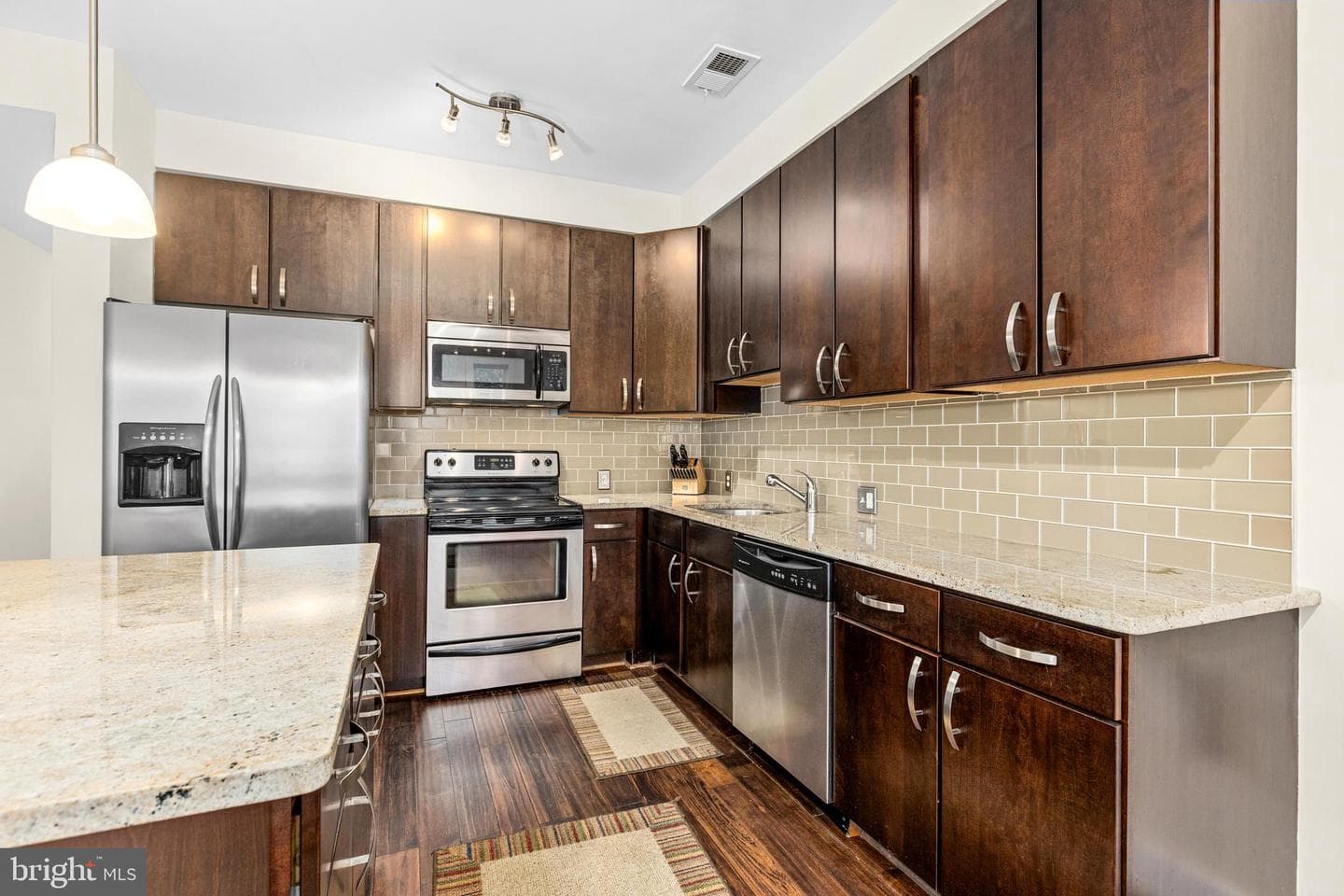 245 15th Street SE #105 photo 6