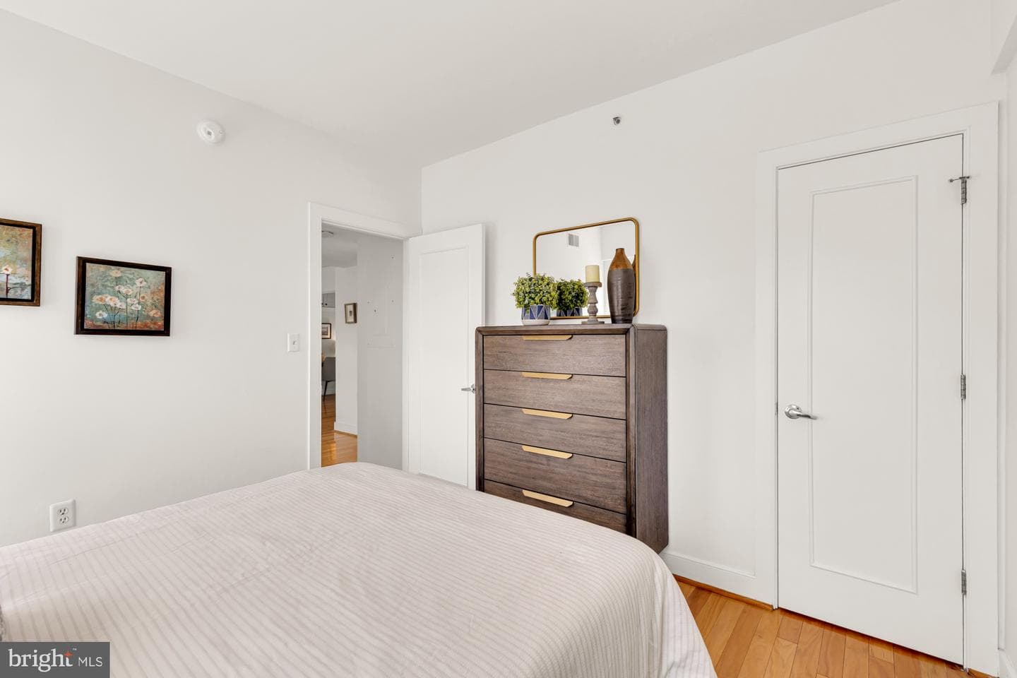 1727 R Street NW #402 photo 25