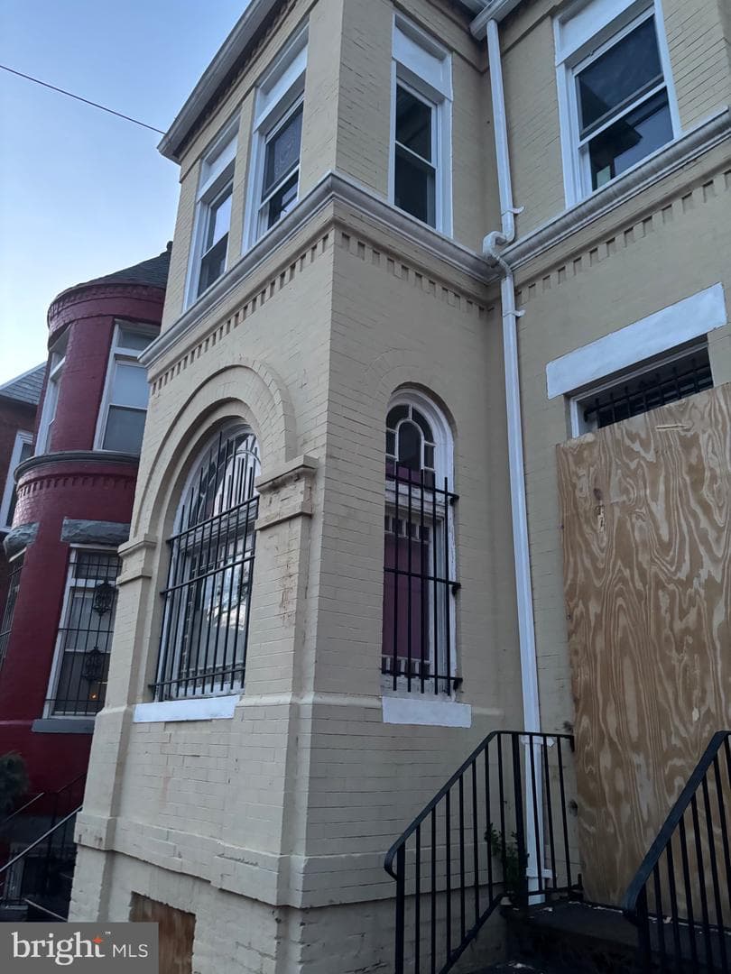 229 Elm Street NW, Washington