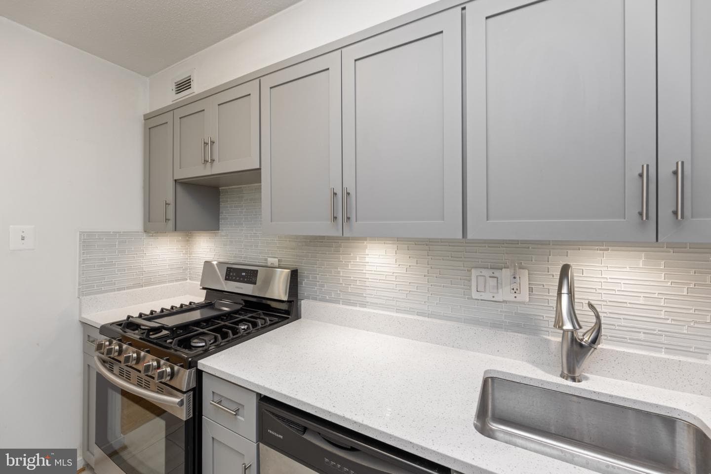 490 M Street SW #W-101 photo 9
