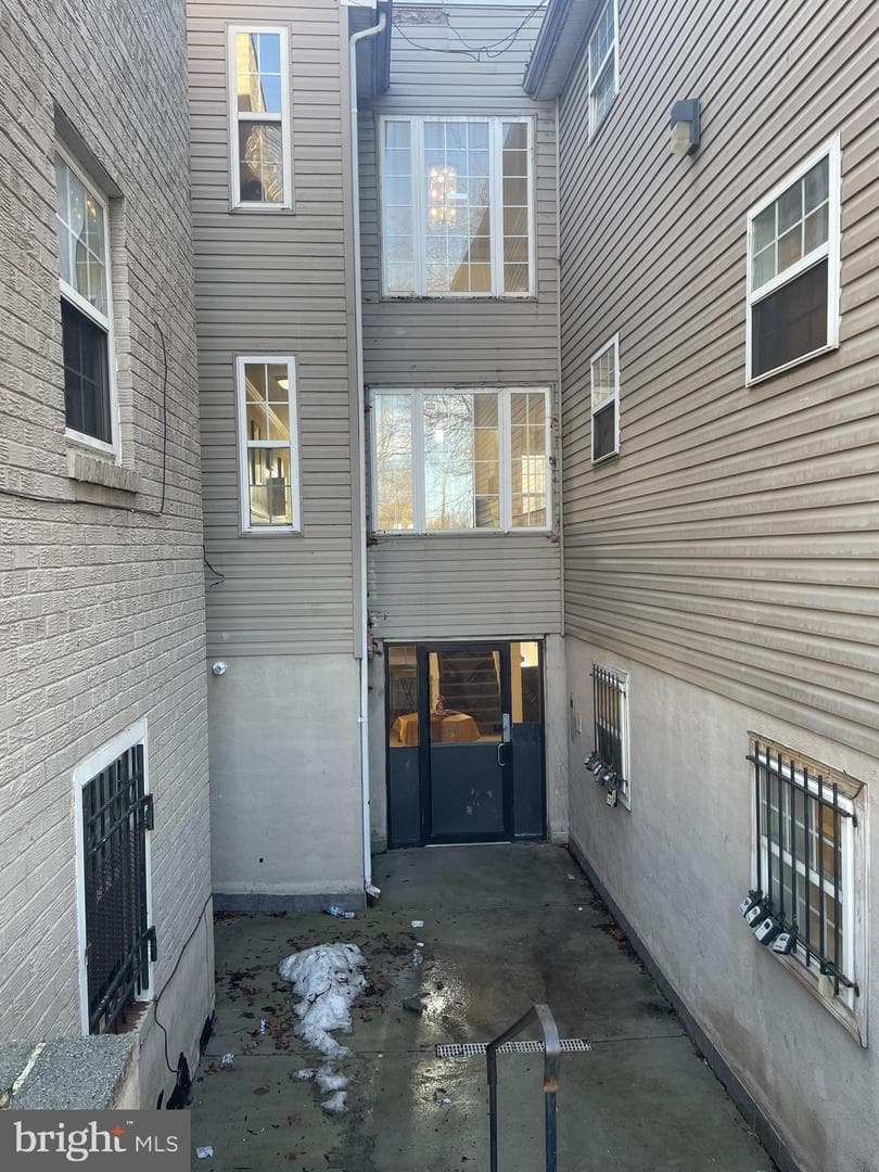 612 Eastern Avenue NE #c02 photo 3