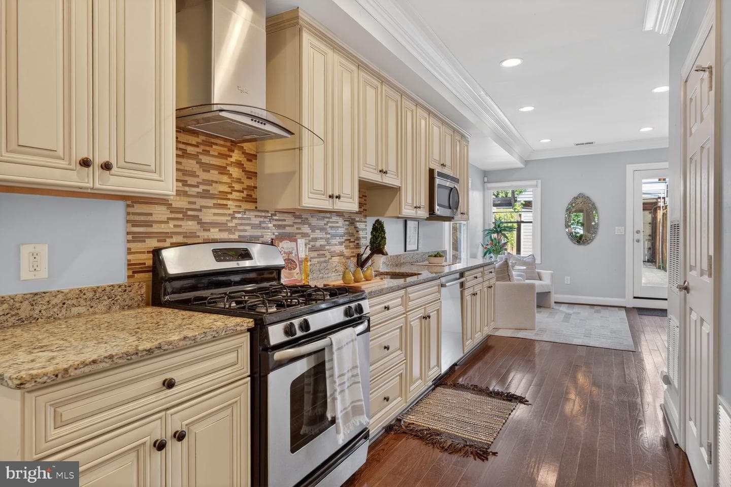 803 9th Street NE photo 11