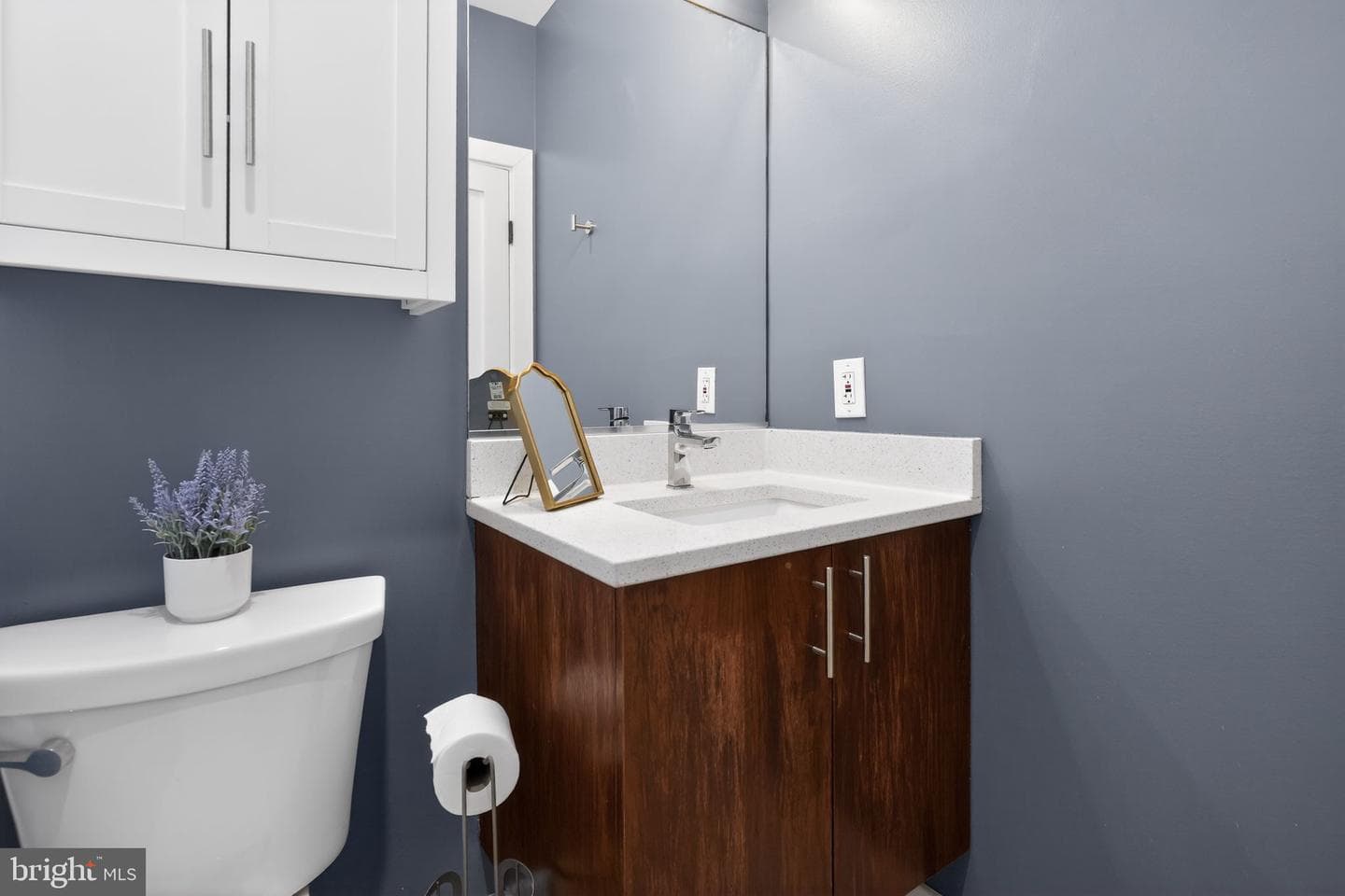 1109 Holbrook Terrace NE #1 photo 12