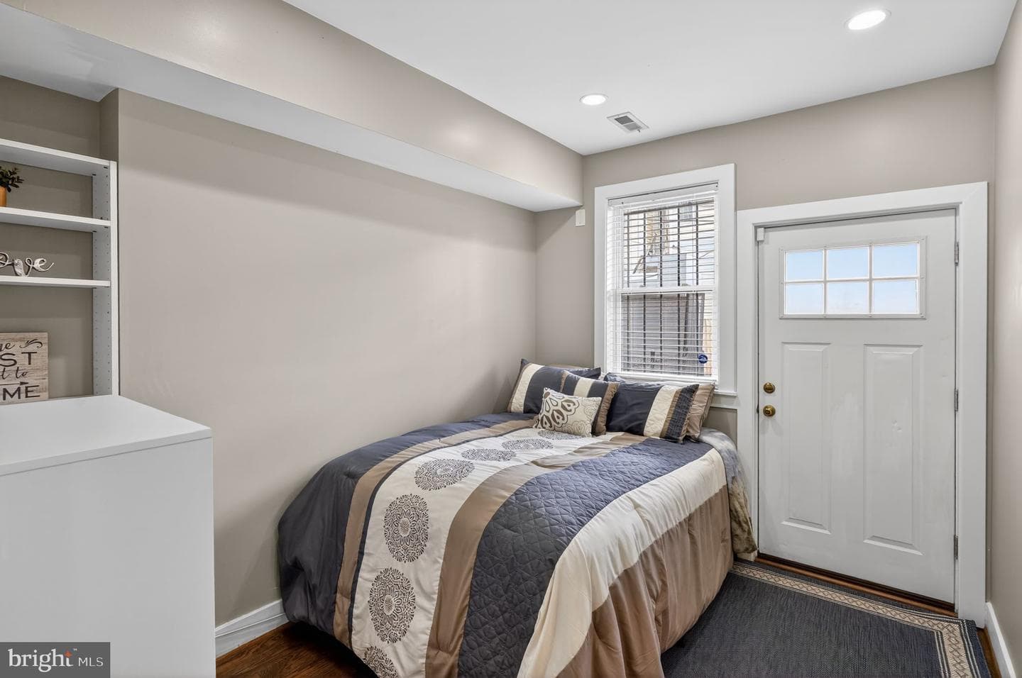 1109 Holbrook Terrace NE #1 photo 14