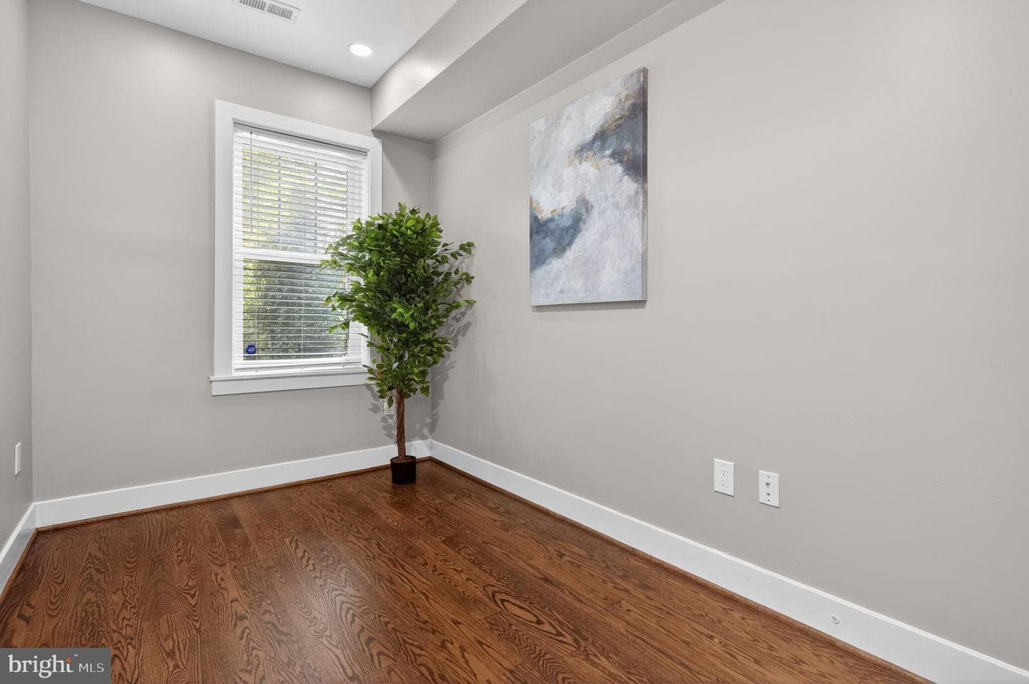 1109 Holbrook Terrace NE #1 photo 18