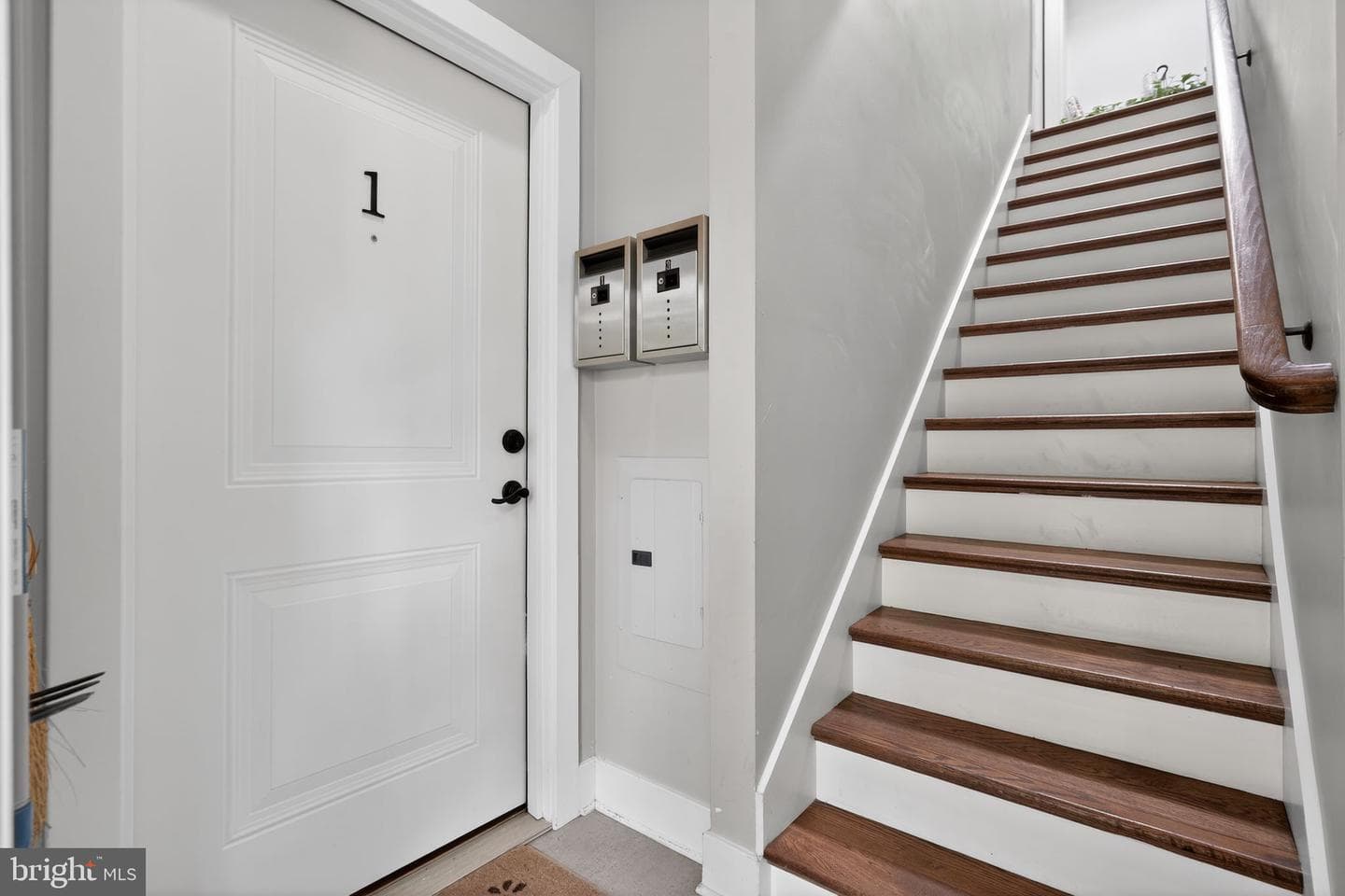 1109 Holbrook Terrace NE #1 photo 31
