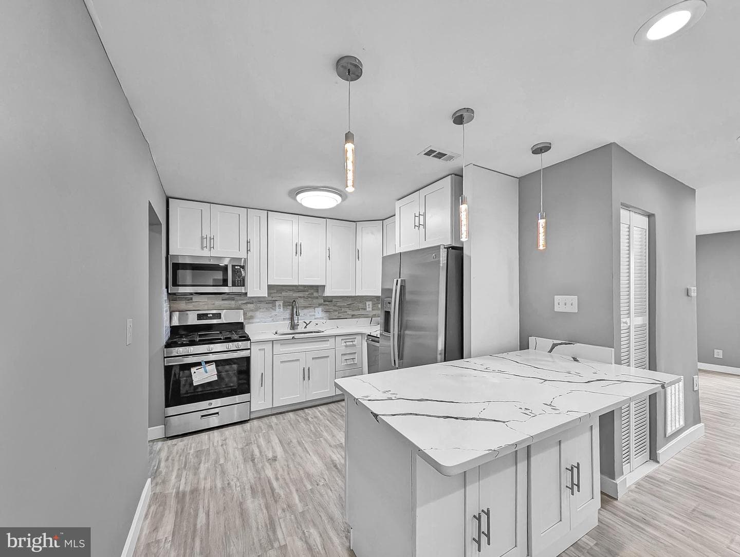 2240 15th Street NE photo 5