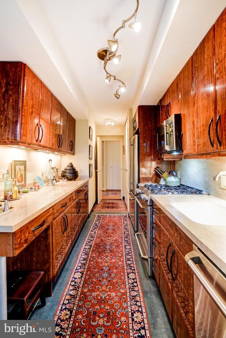 4201 Cathedral Avenue NW #124e photo 21
