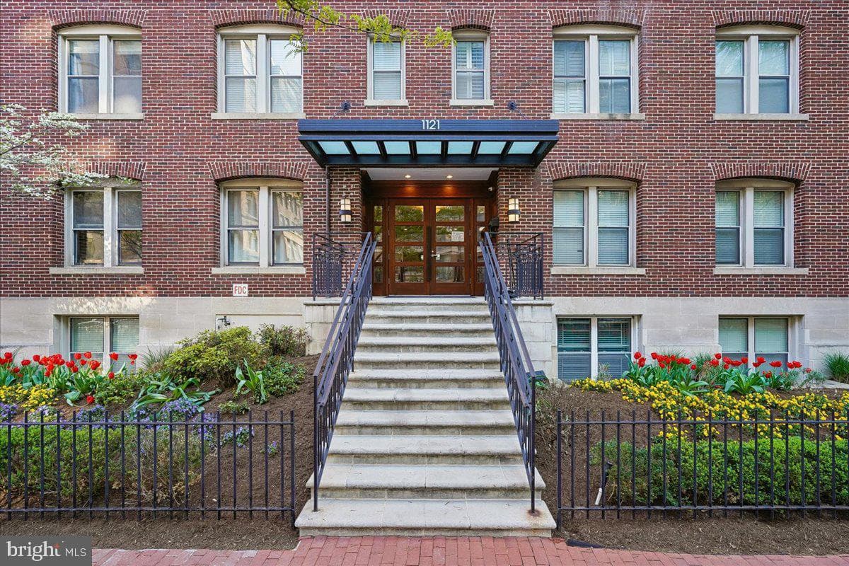 1121 24th Street NW #309 photo 2