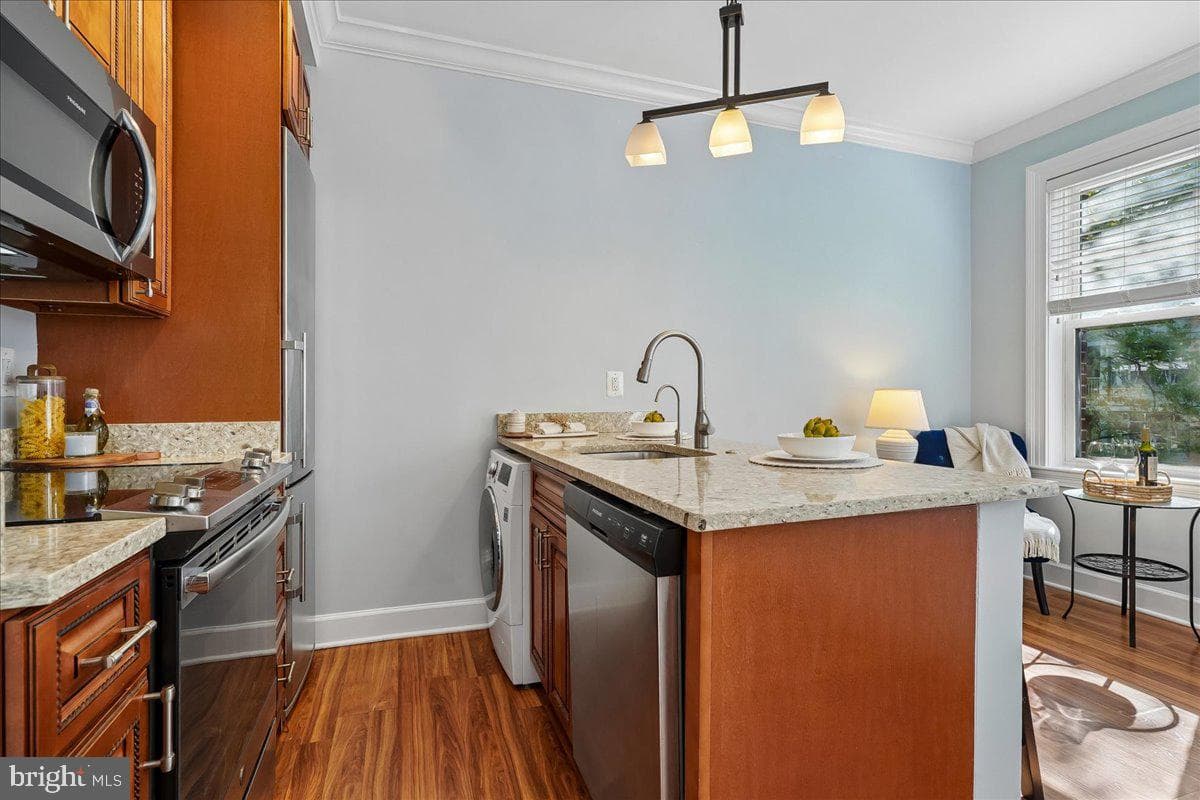 1121 24th Street NW #309 photo 8