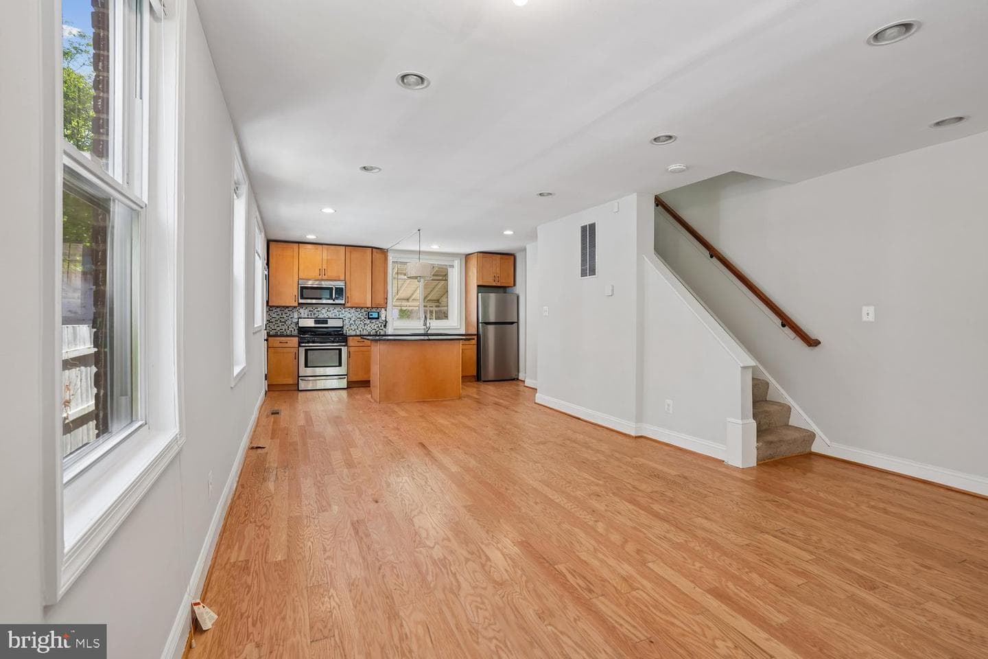 1688 Fort Dupont Street SE photo 5