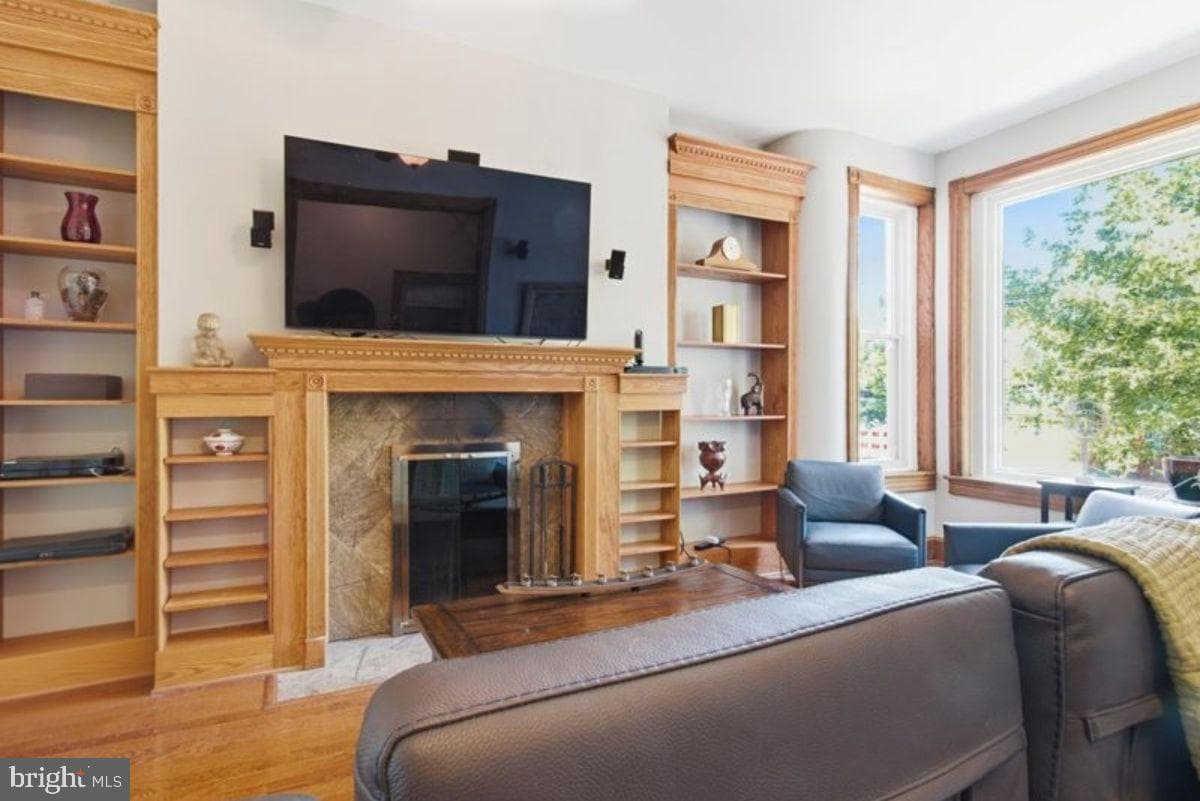 126 Seaton Place NW photo 3
