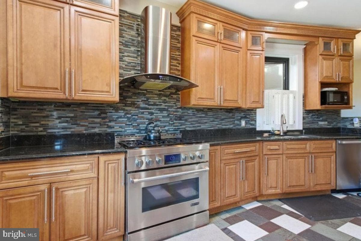 126 Seaton Place NW photo 4
