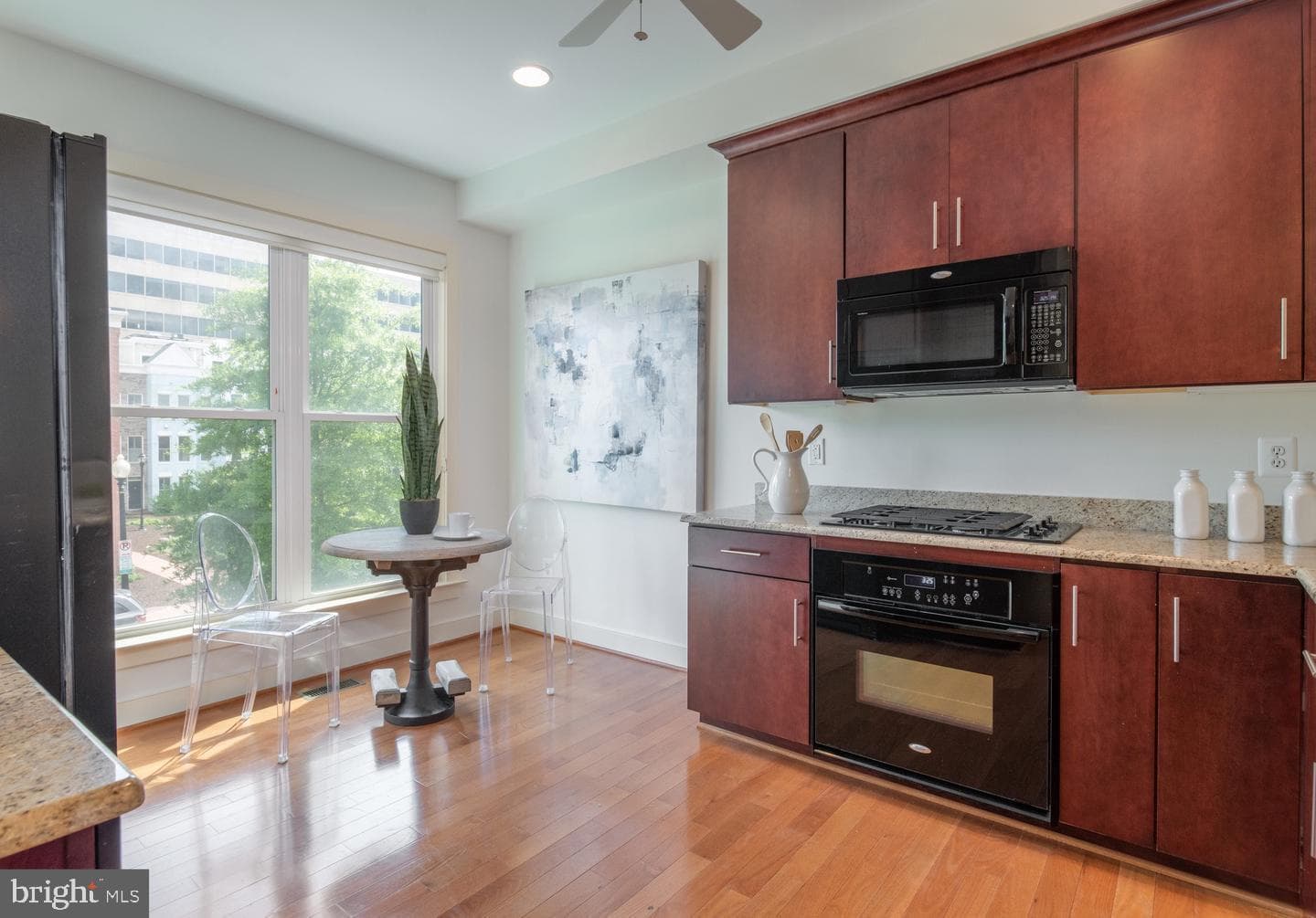330 L Street SE photo 5
