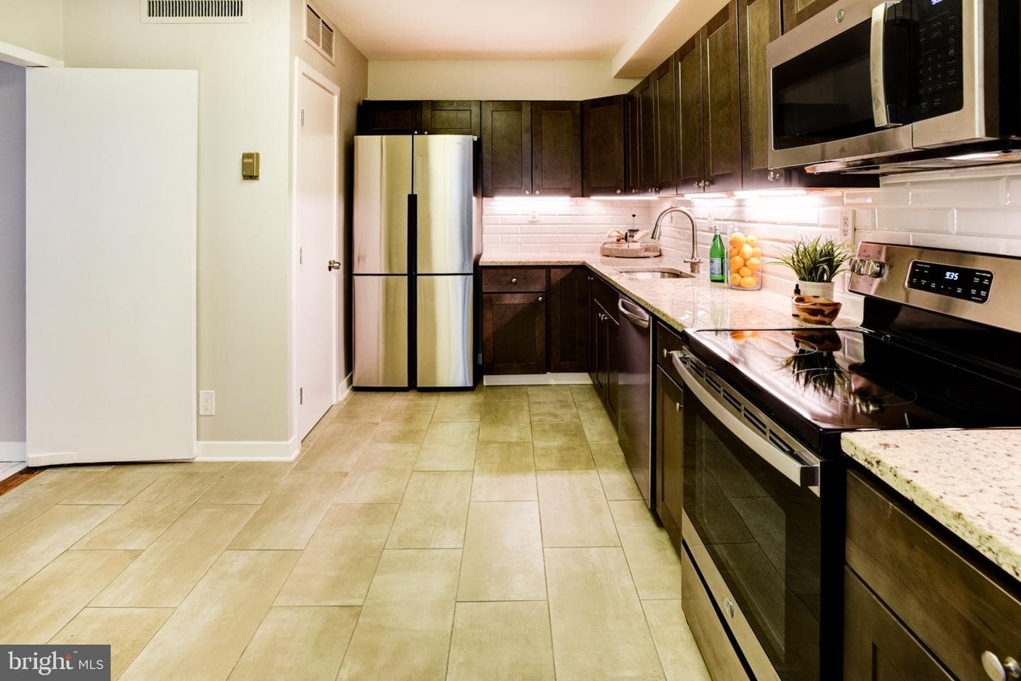4100 Cathedral Avenue NW #512 photo 16