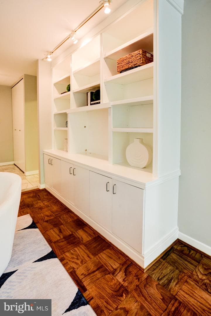 4100 Cathedral Avenue NW #512 photo 29