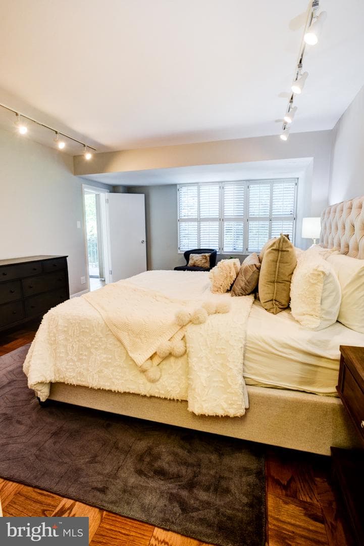4100 Cathedral Avenue NW #512 photo 35