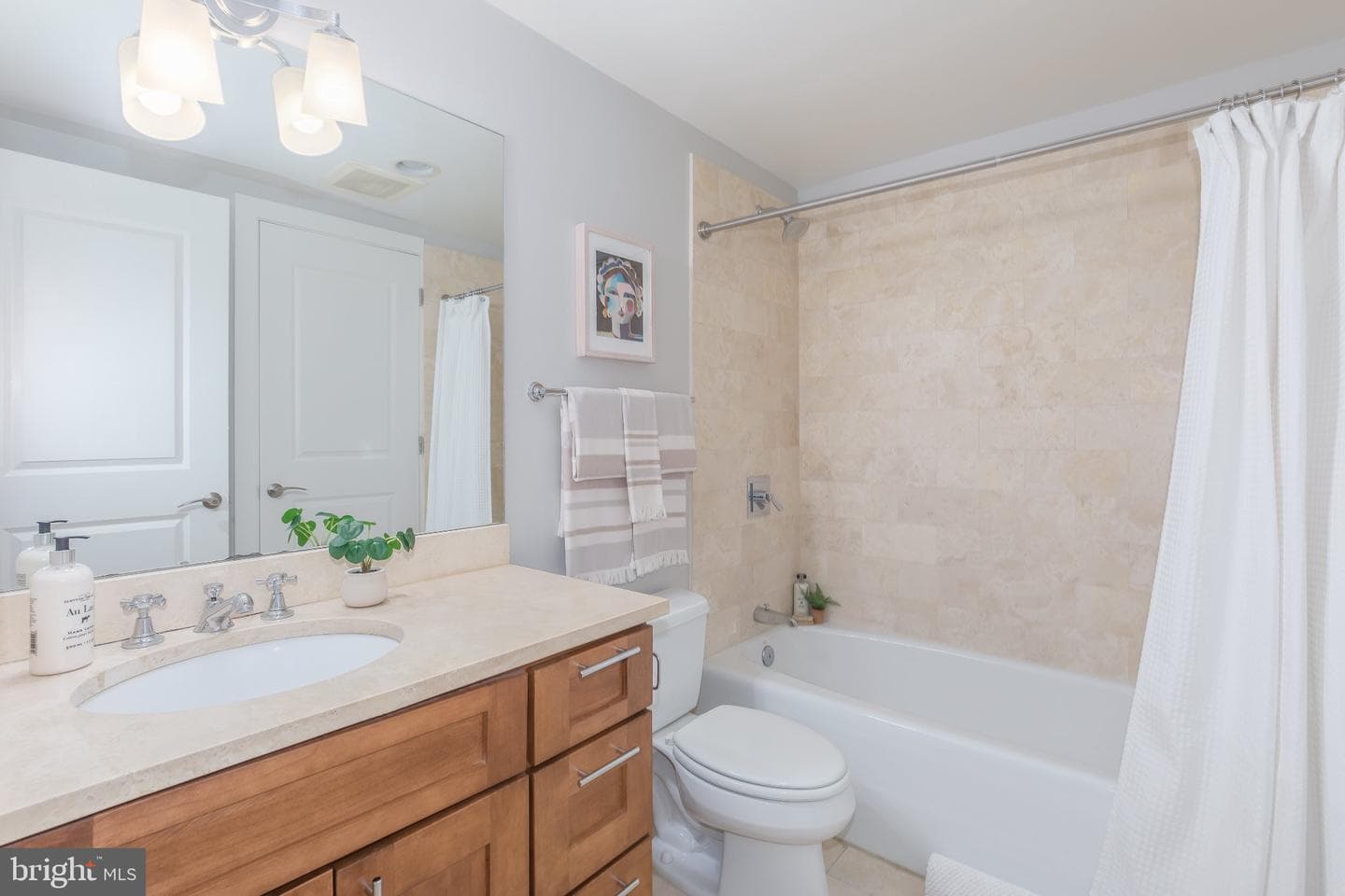 215 I Street NE #105 photo 24