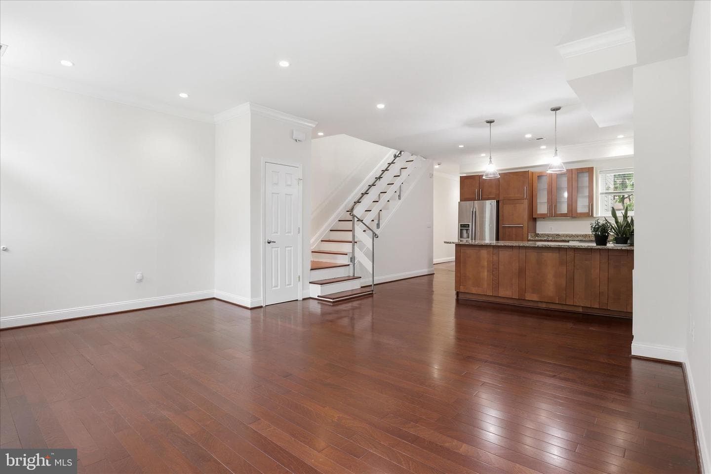 641 L Street NE photo 9