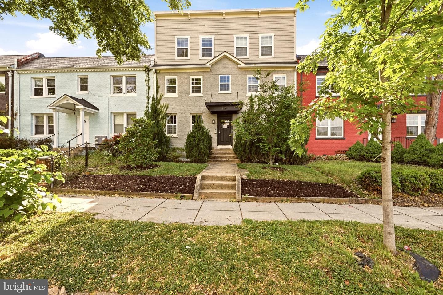 218 20th Street NE #3, Washington
