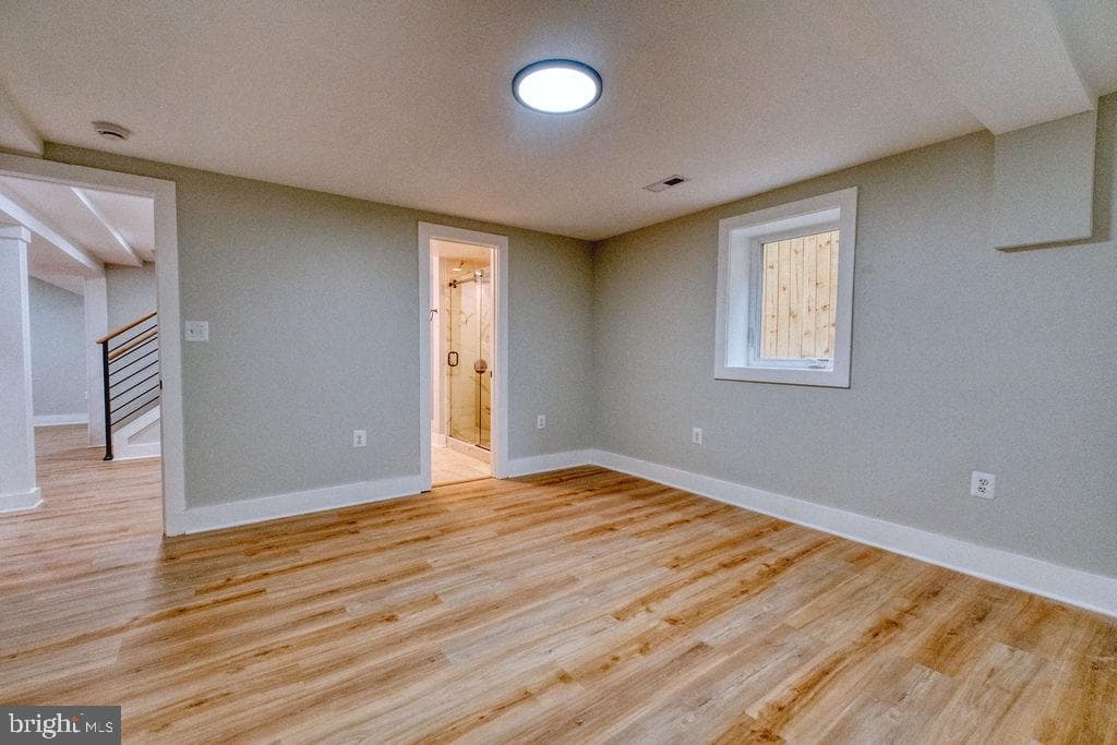 1361 Branch Avenue SE photo 30