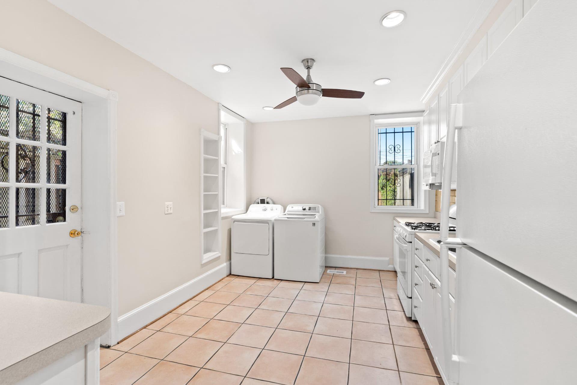 1112 I Street SE photo 11