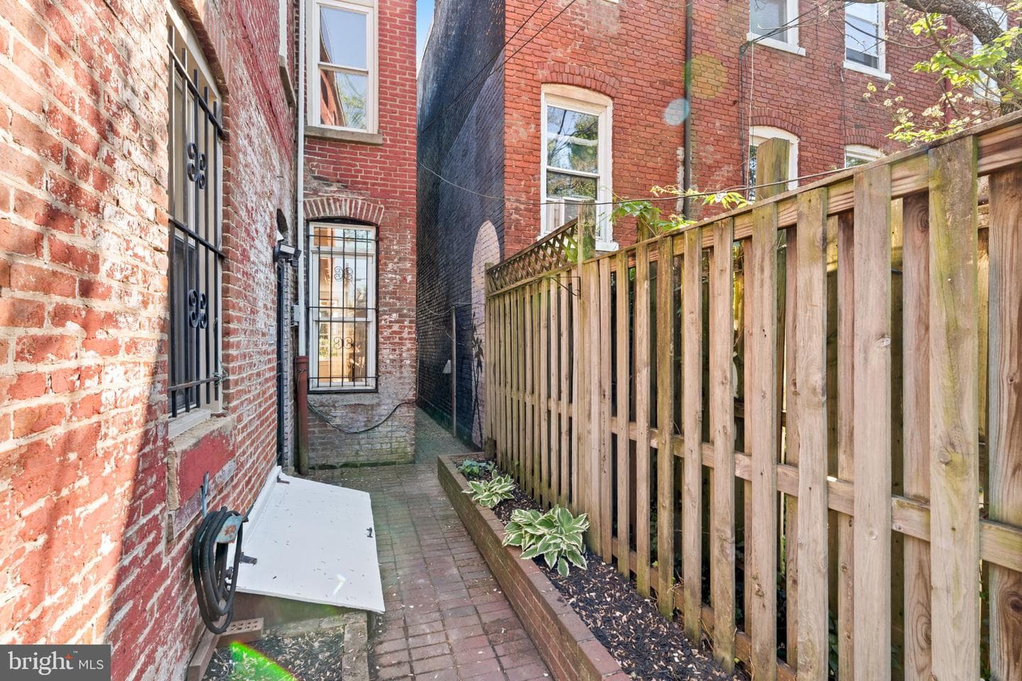 1112 I Street SE photo 30