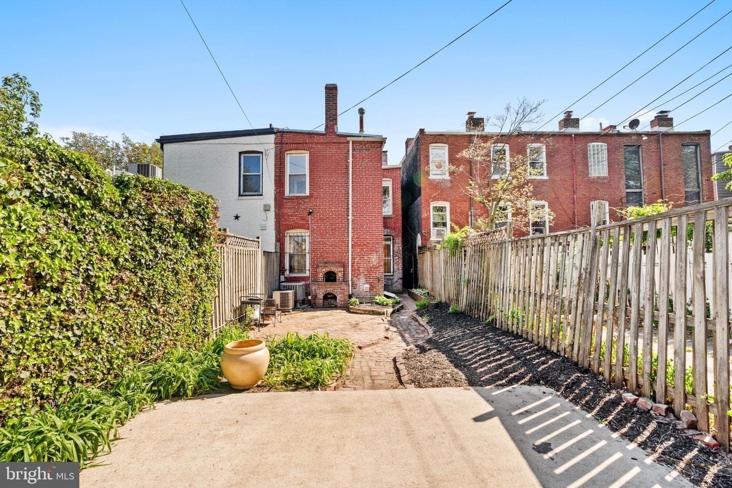 1112 I Street SE photo 32