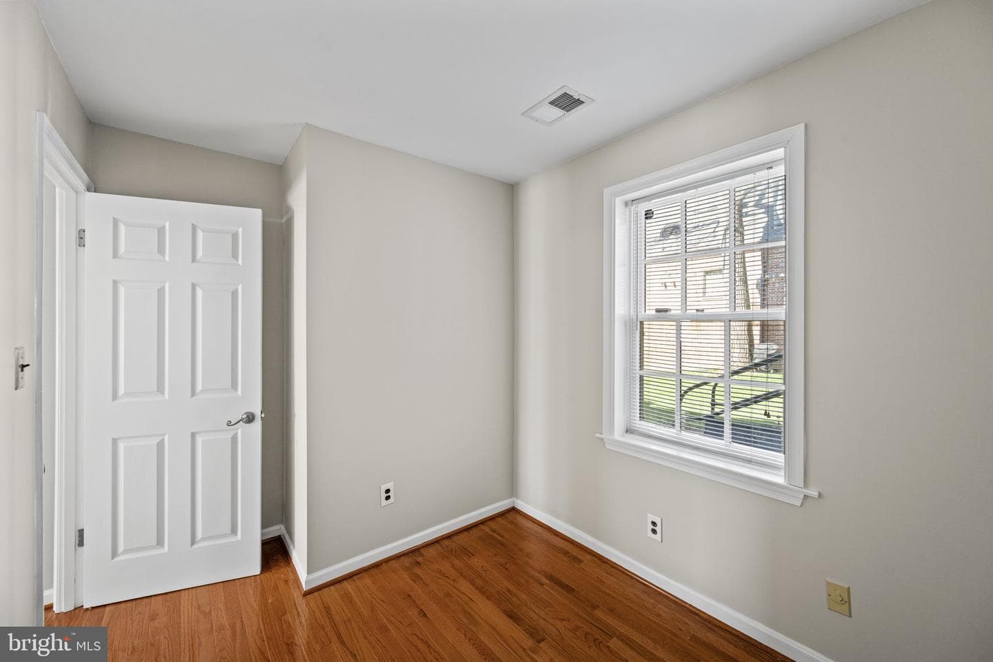 2001 Fort Davis Street SE #102 photo 12