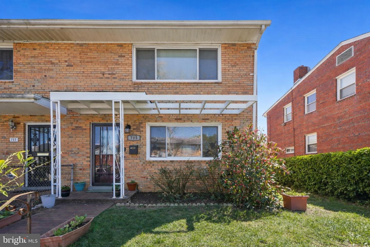 715 Delafield Street NE photo 2