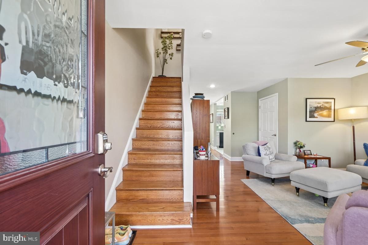 715 Delafield Street NE photo 3