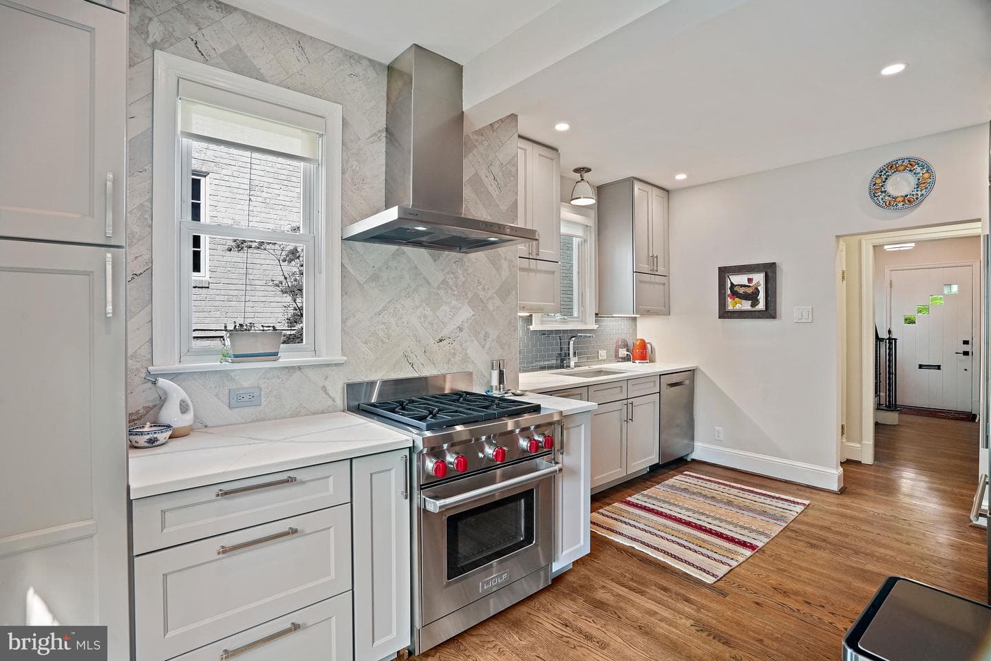 3638 Jocelyn Street NW photo 18