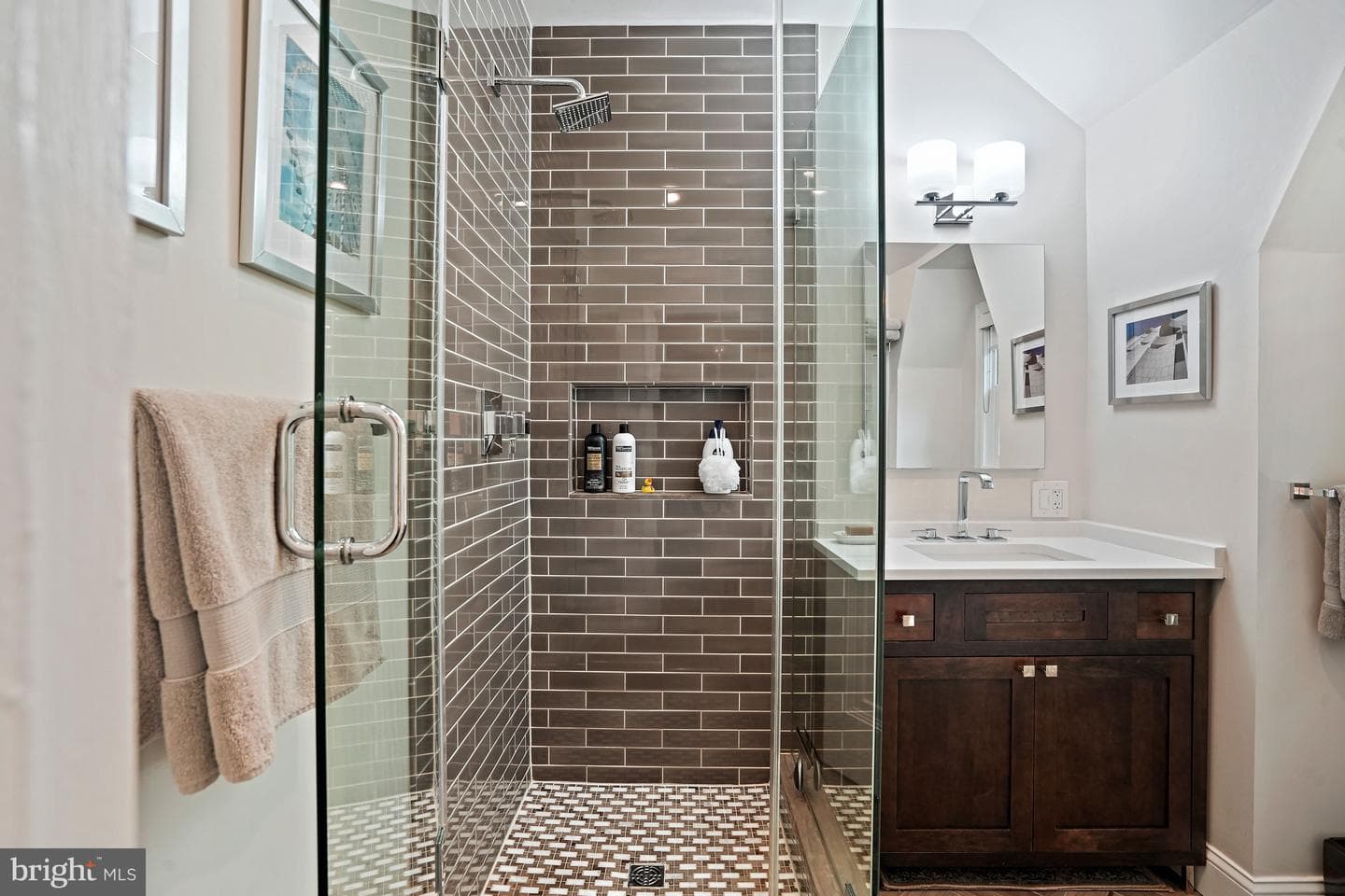 3638 Jocelyn Street NW photo 25