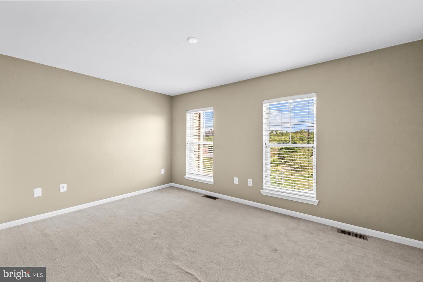 427 Woodcrest Drive SE photo 17