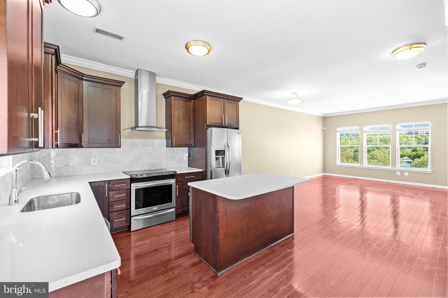 427 Woodcrest Drive SE photo 9