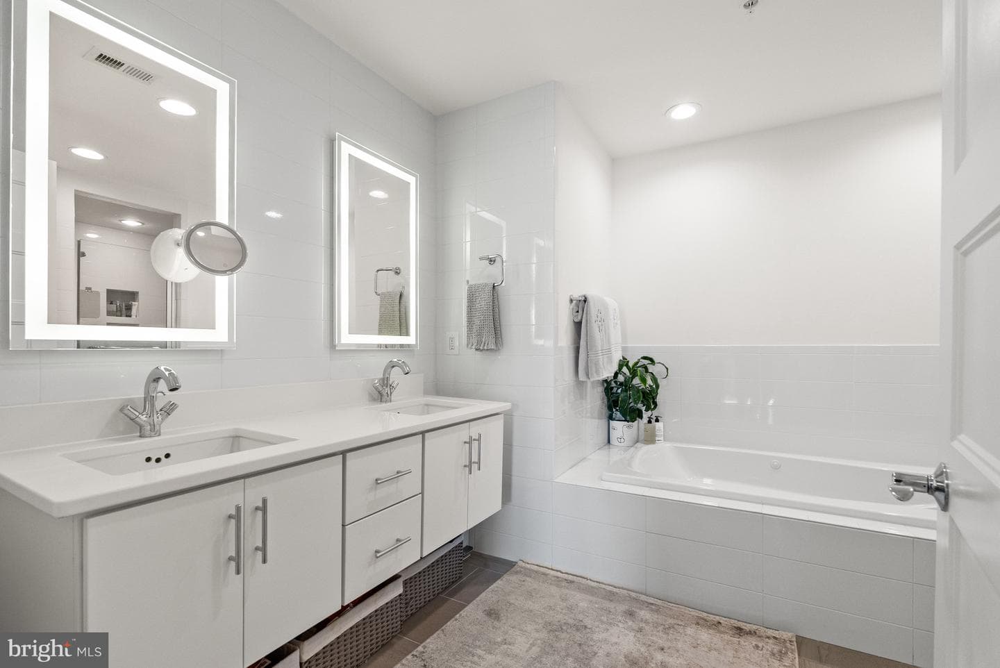 645 Maryland Avenue NE #201 photo 13