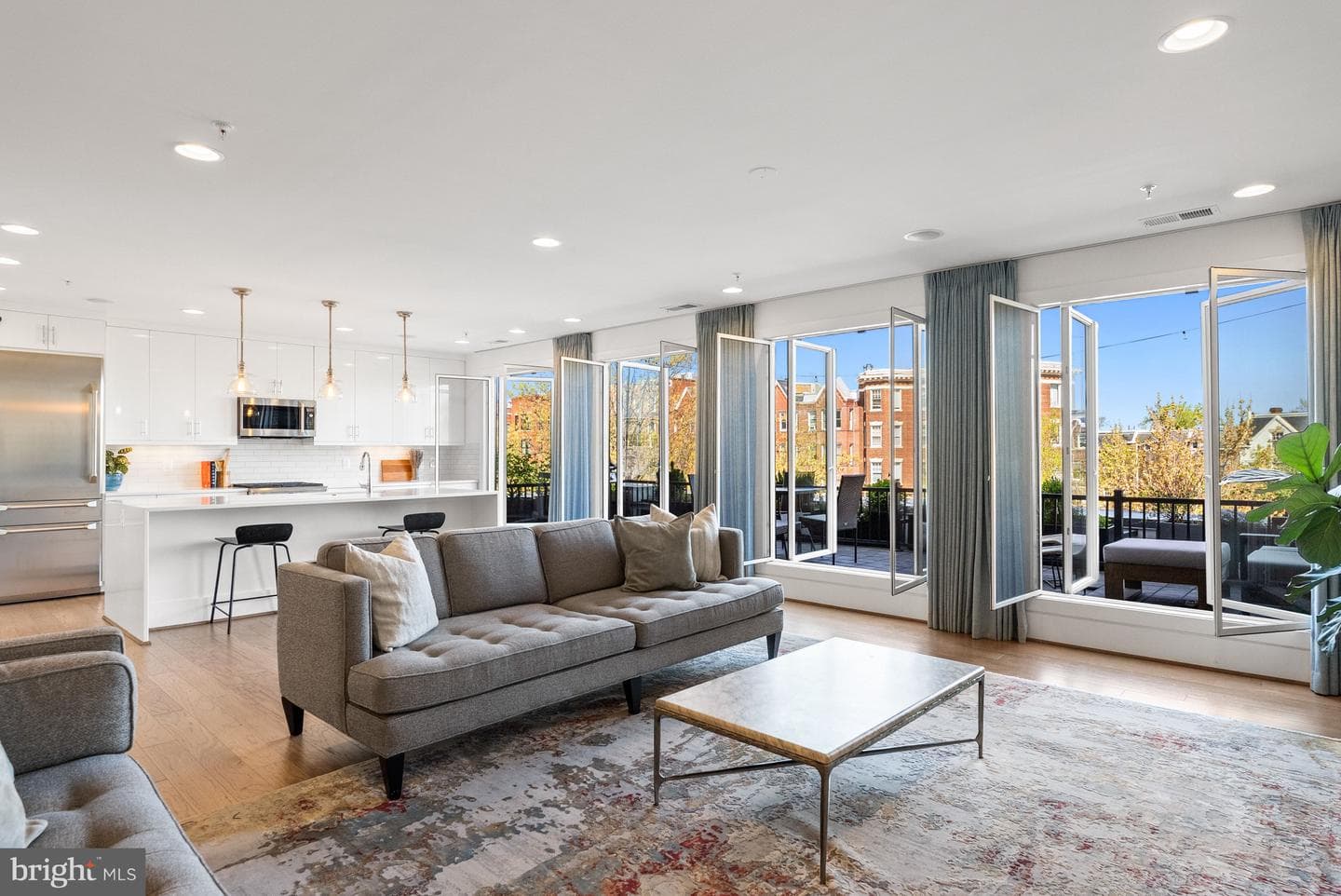 645 Maryland Avenue NE #201 photo 4