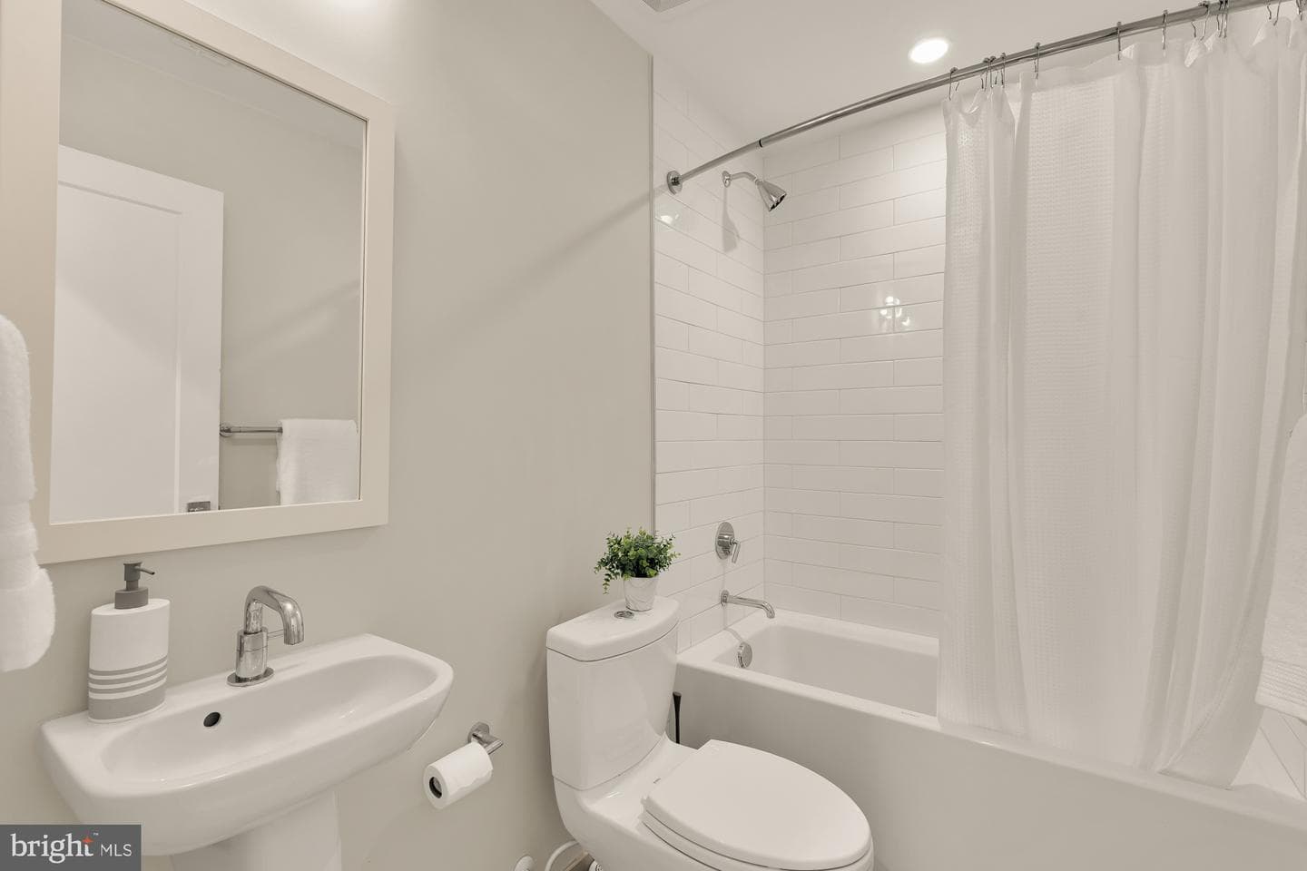 415 Guethler'S Way SE photo 13