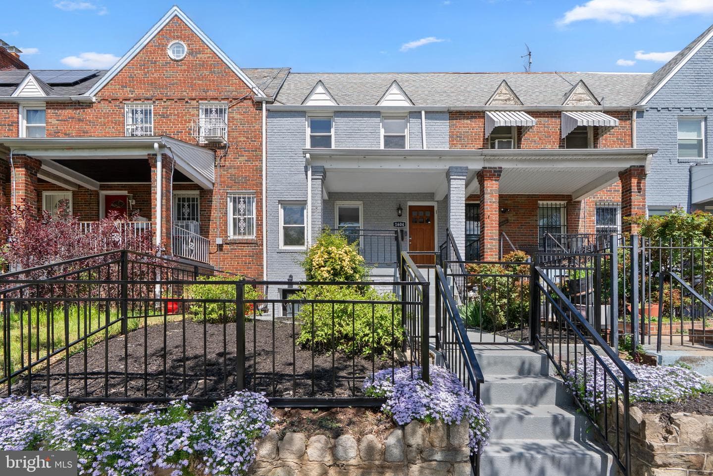 1604 C Street NE photo 2