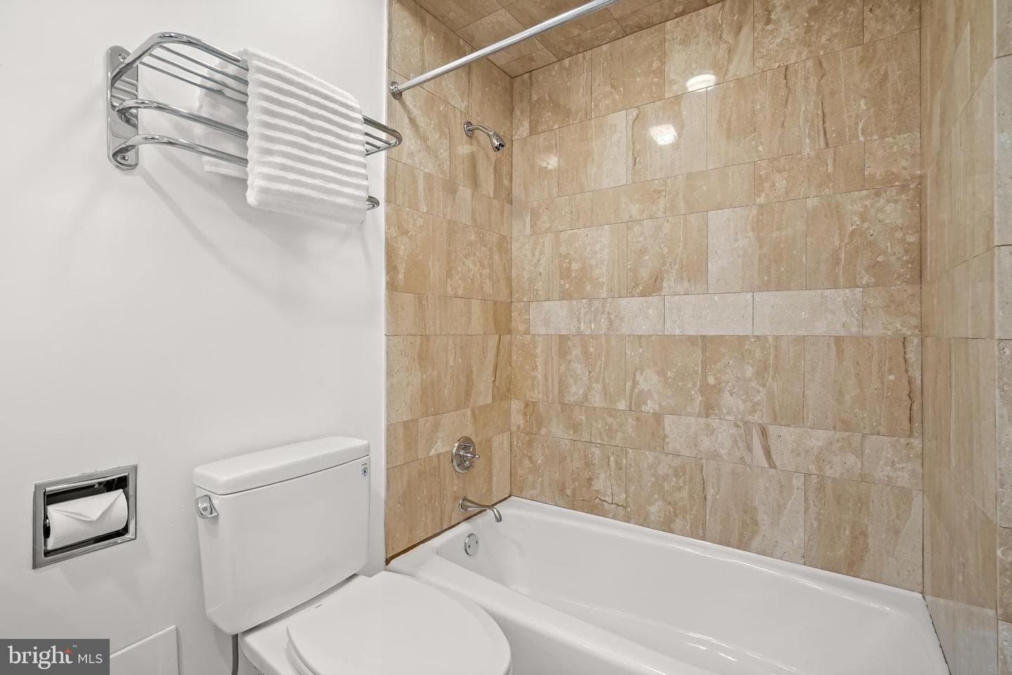 2700 Calvert Street NW #416 photo 20